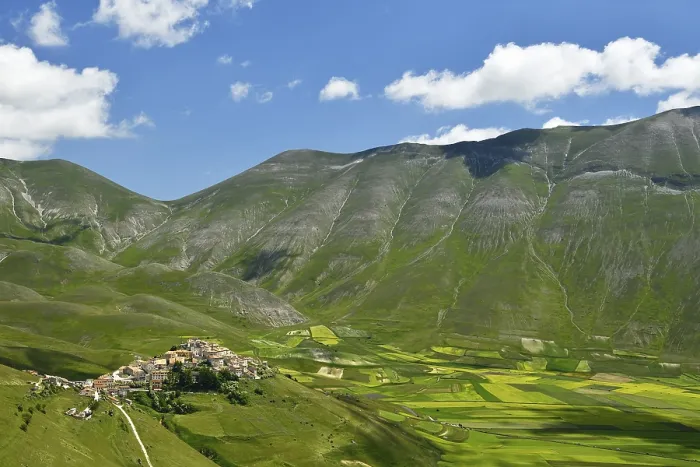 Framed Print : Castelluccio di Norcia Sibillini