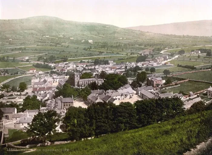 Framed Print : Castleton is a village in the High Peak district of Derbyshire