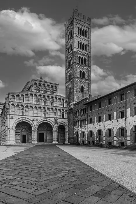 Framed Print : The Cathedral of San Martino, historic city centre