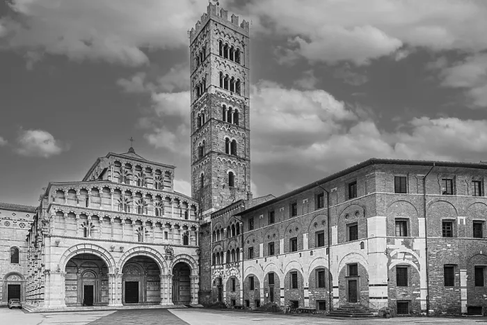 Framed Print : The Cathedral of San Martino, historic city centre