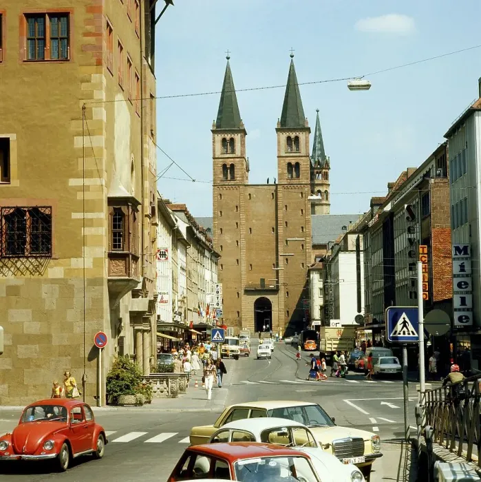 Framed Print : Cathedral Street with St. Kilian's Cathedral