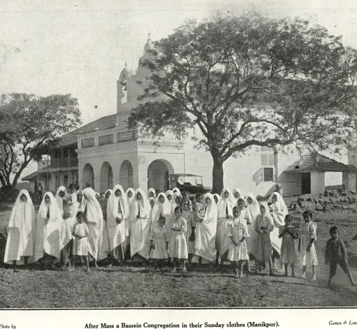 Framed Print : Catholic community after mass Bass ein congregation in their sunday clothes Manikpur, Vas ai, Maharas htra, India, As ia