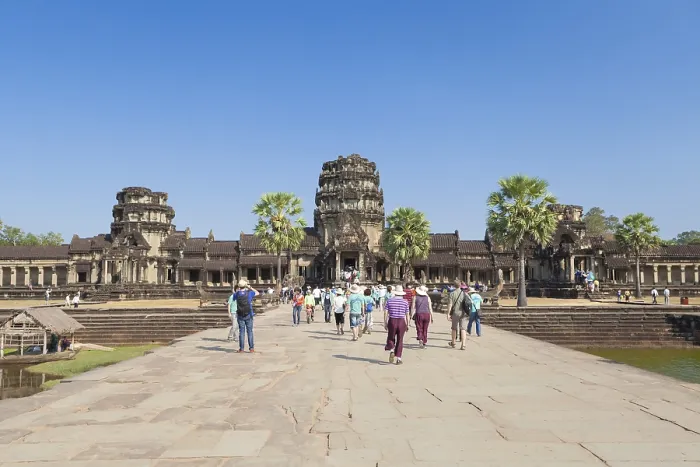 Framed Print : Causeway leading to the main entrance of Angkor Wat