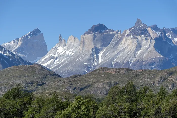 Framed Print : Characteristic mountain range at Lago Grey