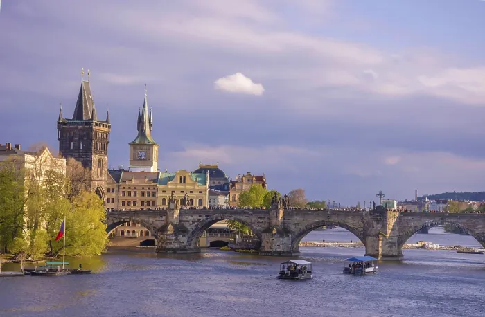 Framed Print : Charles Bridge (Karluv Most) on Vltava river and Old Town Bridge Tower Framed Print : Charles Bridge (Karluv Most) on Vltava river and Old Town Bridge Tower