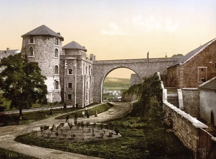 Framed Print : Chateau des Comtes, Namur, Belgium