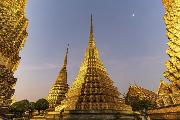 Framed Print : Chedis in the Buddhist temple Wat Pho at dusk Framed Print : Chedis in the Buddhist temple Wat Pho at dusk