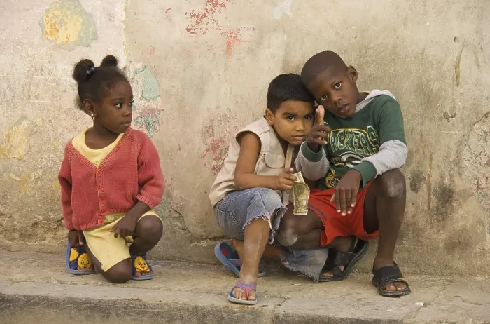 Framed Print : Children posing, Havana, Cuba
