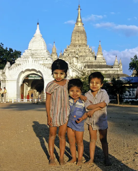 Framed Print : Children with Thanaka paste on their faces in front of Buddhist pagodas Framed Print : Children with Thanaka paste on their faces in front of Buddhist pagodas