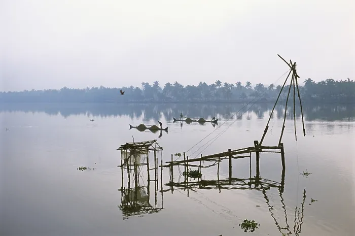 Framed Print : Chinese fishing net, backwaters of Kodungallur