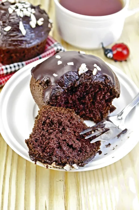 Framed Print : Chocolate cake, broke a fork on a white plate