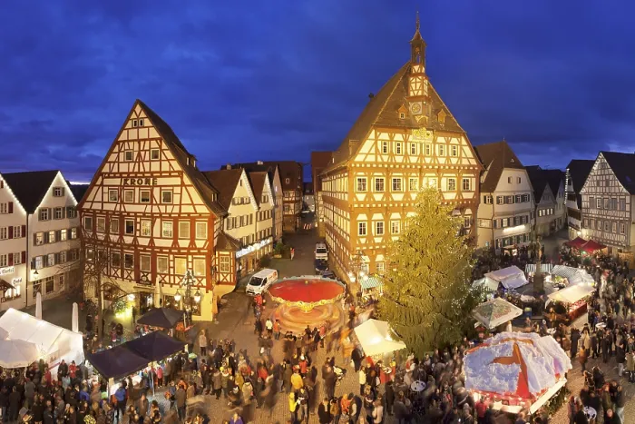 Framed Print : Christmas market in the market square of Markgroeningen