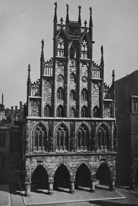 Framed Print : City hall of Muenster, North Rhine-Westphalia Framed Print : City hall of Muenster, North Rhine-Westphalia