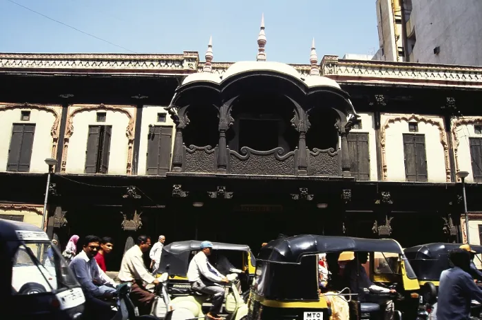 Framed Print : City traffic near Vishrambaug wada Framed Print : City traffic near Vishrambaug wada