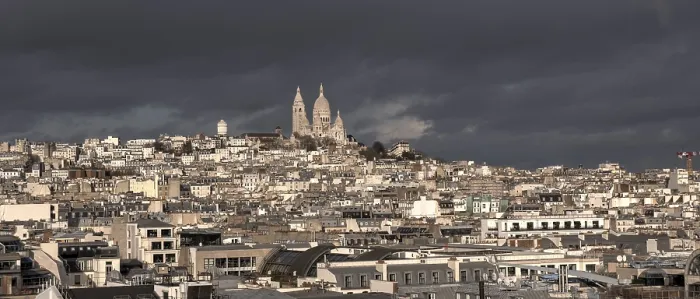 Framed Print : City view of the Basilica Sacre Coeur and Montmartre Framed Print : City view of the Basilica Sacre Coeur and Montmartre