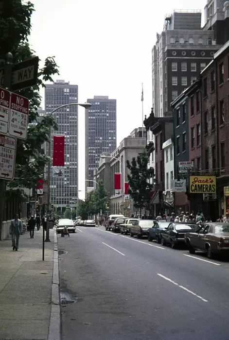 Framed Print : Cityscape of a street in the city centre of Philadelphia, Pennsylvania, USA, 1976, North America Framed Print : Cityscape of a street in the city centre of Philadelphia, Pennsylvania, USA, 1976, North America