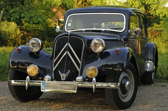 Framed Print : Classic car, Citroen 11 CV Commercial