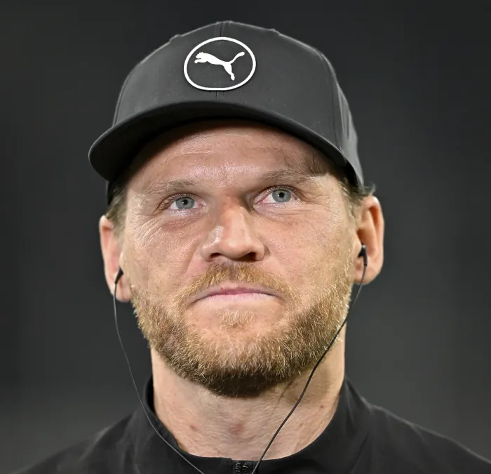 Framed Print : Coach coach Eugen Polanski Borussia Monchengladbach BMG portrait looking up PUMA Basecap PreZero Arena