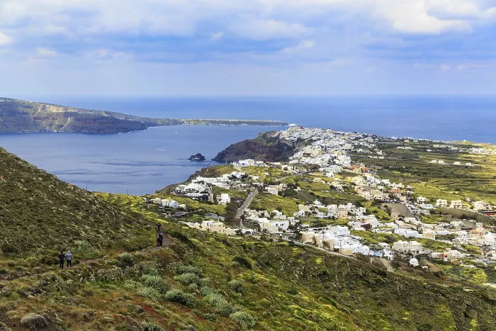 Framed Print : Coastline with view of the village of Oia Framed Print : Coastline with view of the village of Oia