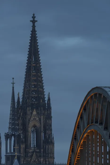 Framed Print : Cologne Cathedral and the Hohenzollern Bridge illuminated with LED lights
