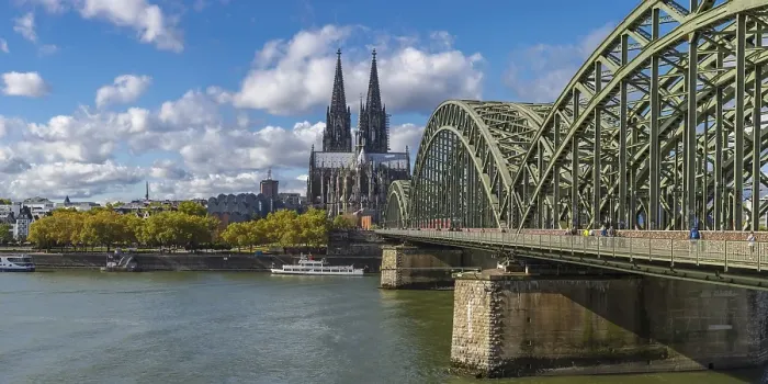Framed Print : Cologne Cathedral, Old Town Riverside