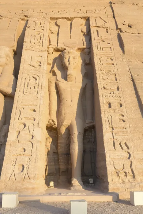 Framed Print : Colossal statue at Hathor temple of queen Nefertari