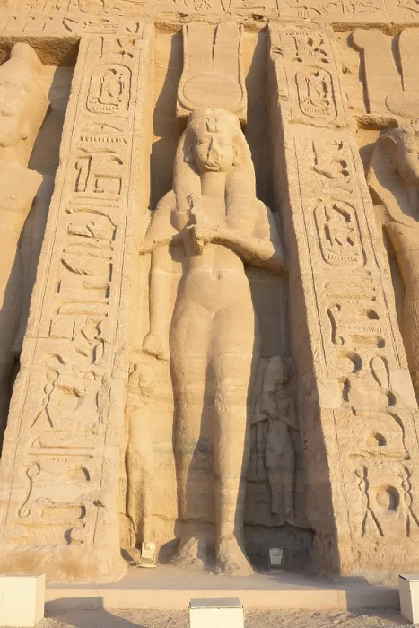 Framed Print : Colossal statue at Hathor temple of queen Nefertari