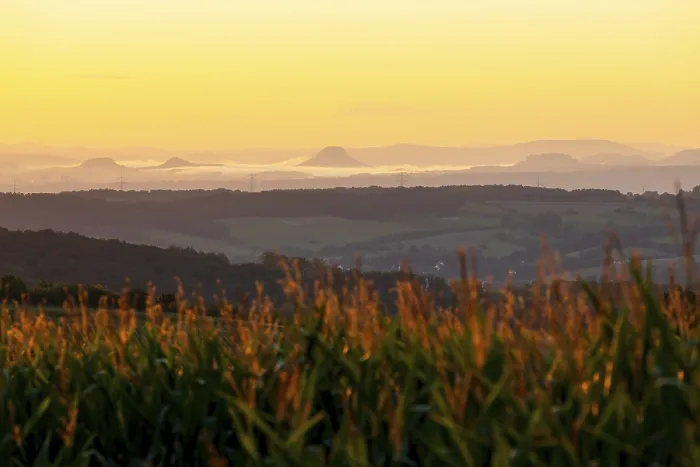 Framed Print : Colour-intensive sunrise towards Saxon Switzerland seen from round