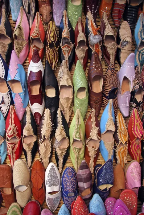 Framed Print : Colourful Moroccan mules, babouches at the market in Marrakech