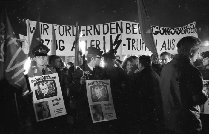 Framed Print : The communist-oriented SDAJ (Socialist Workers Youth of Germany) turned against the US war in 1968 in Hamburg Framed Print : The communist-oriented SDAJ (Socialist Workers Youth of Germany) turned against the US war in 1968 in Hamburg