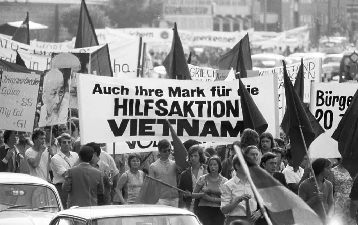 Framed Print : The communist-oriented SDAJ (Socialist Workers Youth of Germany) turned against the US war in 1968 in Hamburg
