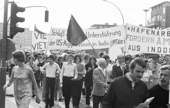 Framed Print : The communist-oriented SDAJ (Socialist Workers Youth of Germany) turned against the US war in 1968 in Hamburg
