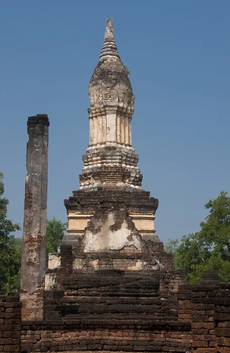 Framed Print : The compound of Wat Chedi Chet Thaew contains a number of subordinate chedis built in a variety of styles including
