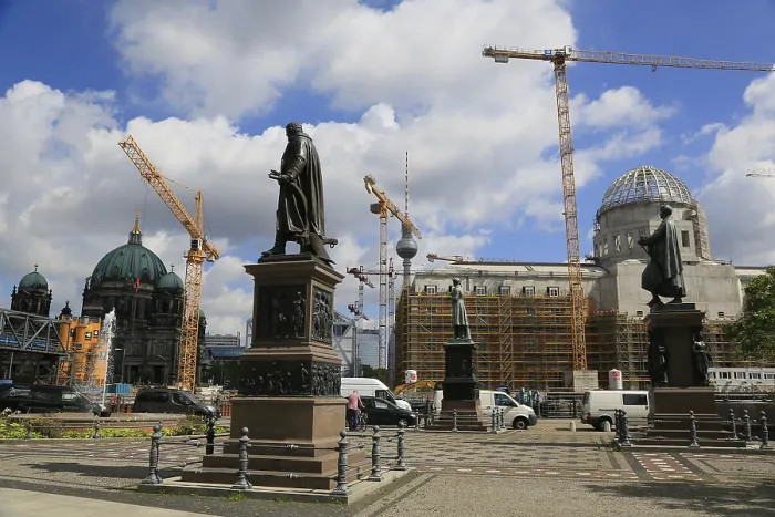 Framed Print : Construction site for the reconstruction of the Berlin Palace