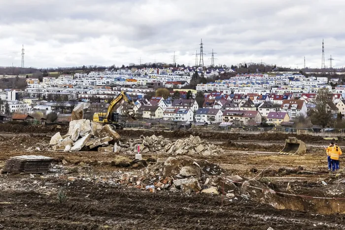 Framed Print : Construction work for a new development area for 460 flats in the new Bockinger Strasse neighbourhood