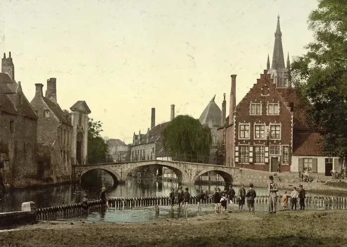 Framed Print : Convent Bridge and spire of Notre-Dame