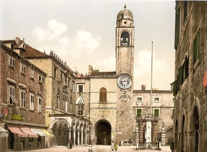 Framed Print : The Corpi di Guardi square in Ragusa