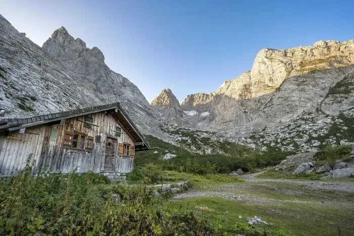 Framed Print : Cosy mountain hut Blaueishuette