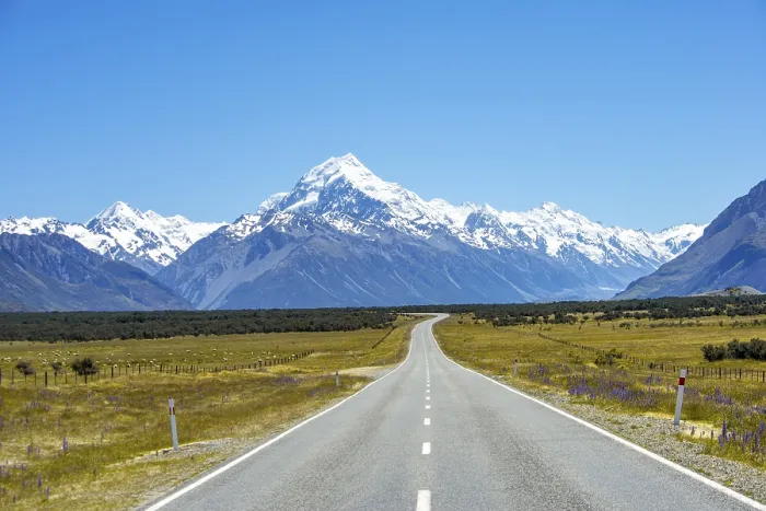 Framed Print : Country road overlooking snow-capped Mount Cook National Park Framed Print : Country road overlooking snow-capped Mount Cook National Park