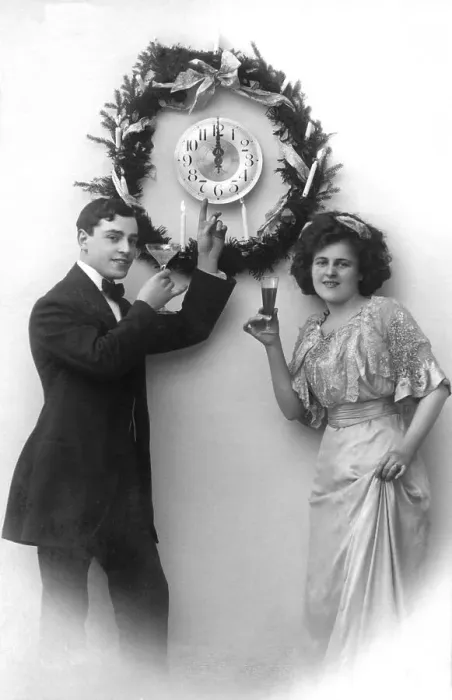 Framed Print : Couple celebrates New Year's Eve Framed Print : Couple celebrates New Year's Eve