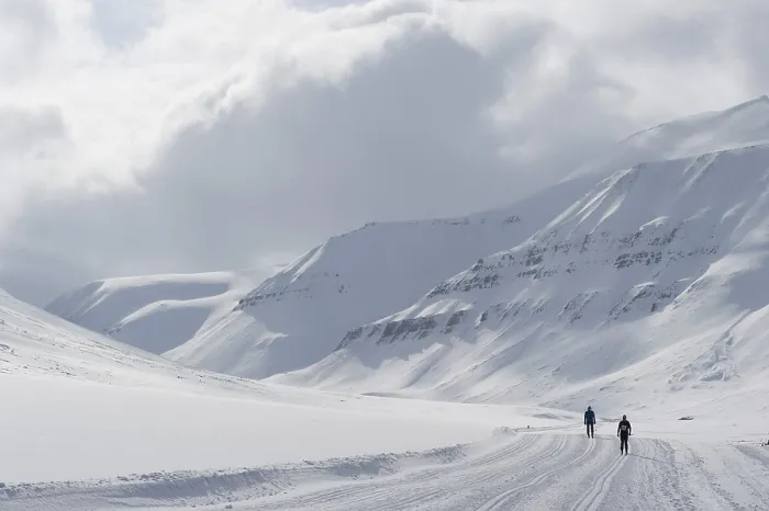 Framed Print : Two cross-country skiers during the Spitsbergen Ski Marathon Framed Print : Two cross-country skiers during the Spitsbergen Ski Marathon