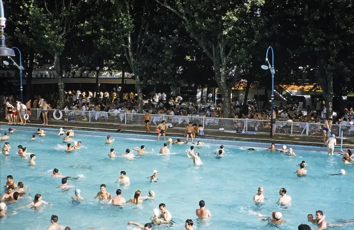 Framed Print : Crowded outdoor swimming pool, Madrid, Spain 1959