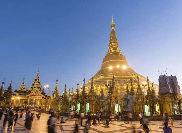 Framed Print : Crowds of visitors at Shwedagon Pagoda at dawn Framed Print : Crowds of visitors at Shwedagon Pagoda at dawn
