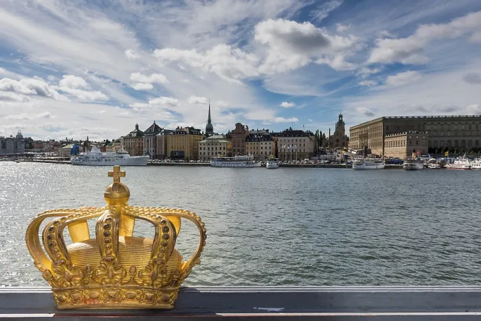 Framed Print : The crown of Sweden on a bridge