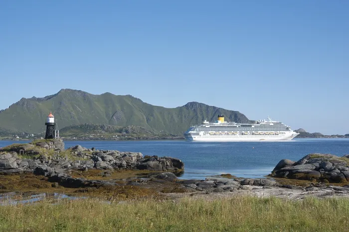 Framed Print : Cruise ship off the distinctive Lofoten mountain chain