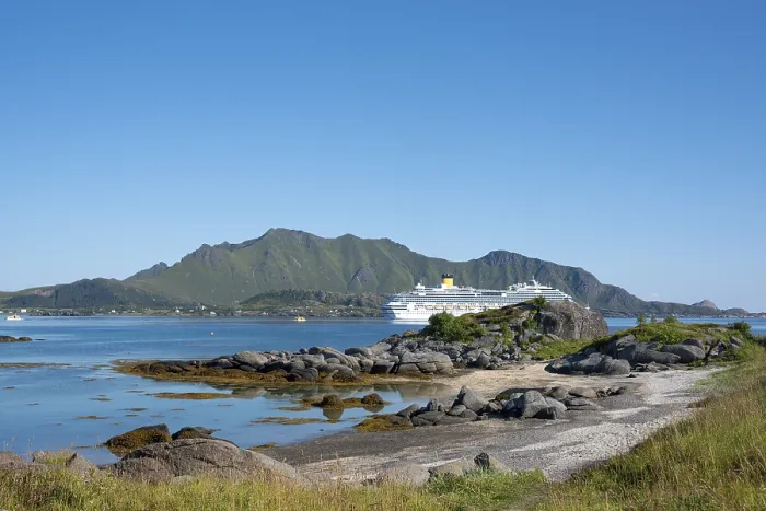 Framed Print : Cruise ship off the distinctive Lofoten mountain chain