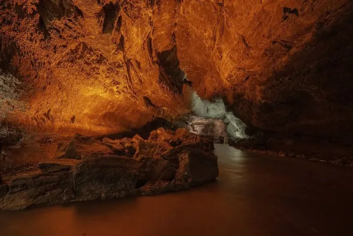 Framed Print : Cueva de los Verdes, lava tube