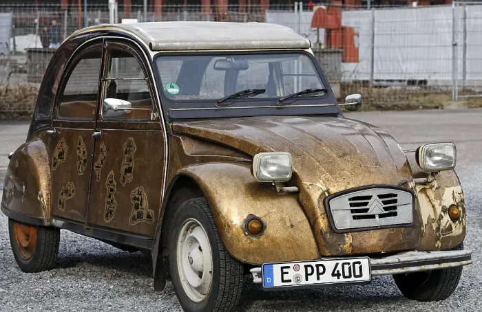 Framed Print : Cult car Citroen 2CV Duck, gold painted body