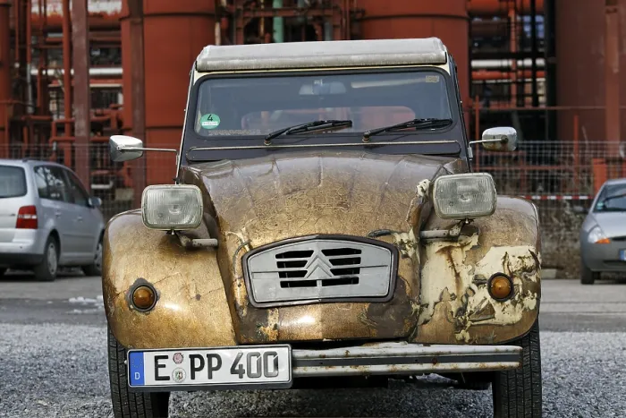 Framed Print : Cult car Citroen 2CV Duck, gold painted body