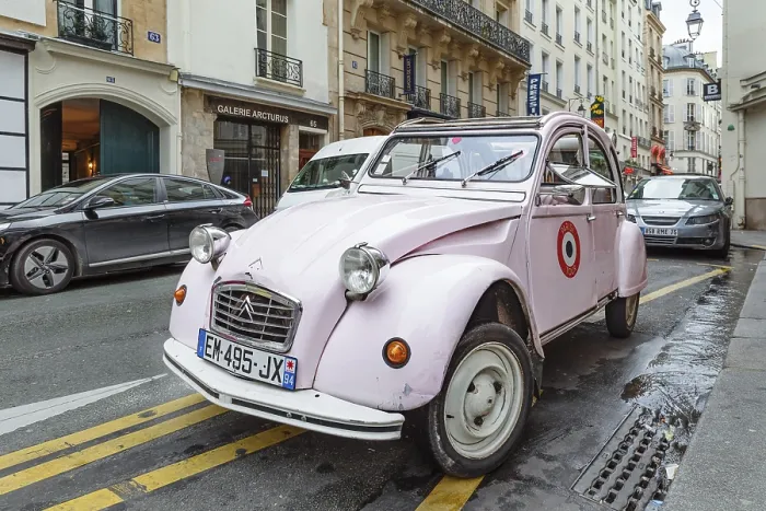 Framed Print : Cult car Citroen 2CV, Saint-Germain-des-Pres Framed Print : Cult car Citroen 2CV, Saint-Germain-des-Pres